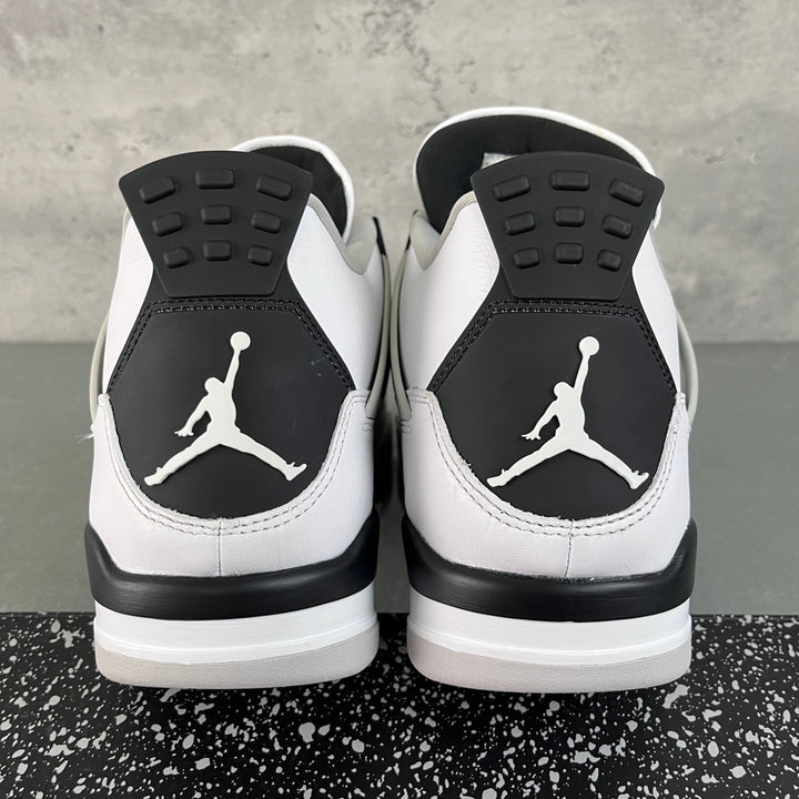 Air Jordan 4